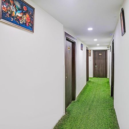 Super Hotel O Navrangpura Cg Road Formerly Hotel Yugraj อาเมดาบัด ภายนอก รูปภาพ