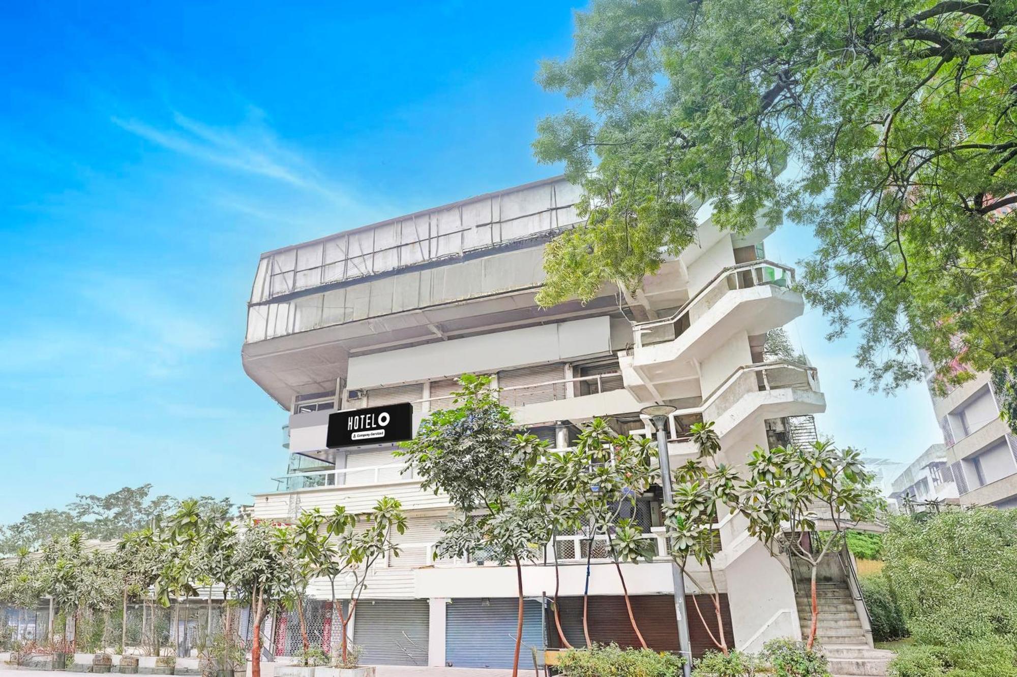 Super Hotel O Navrangpura Cg Road Formerly Hotel Yugraj อาเมดาบัด ภายนอก รูปภาพ