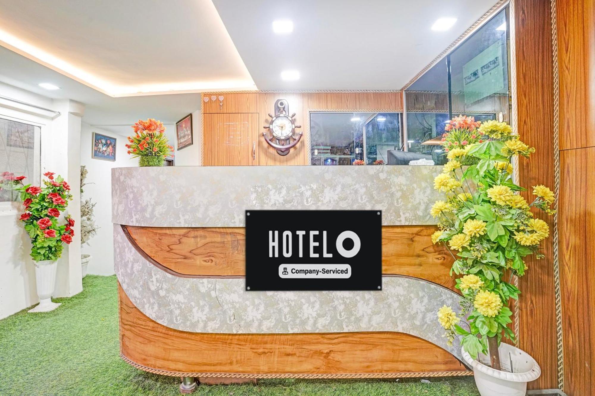 Super Hotel O Navrangpura Cg Road Formerly Hotel Yugraj อาเมดาบัด ภายนอก รูปภาพ
