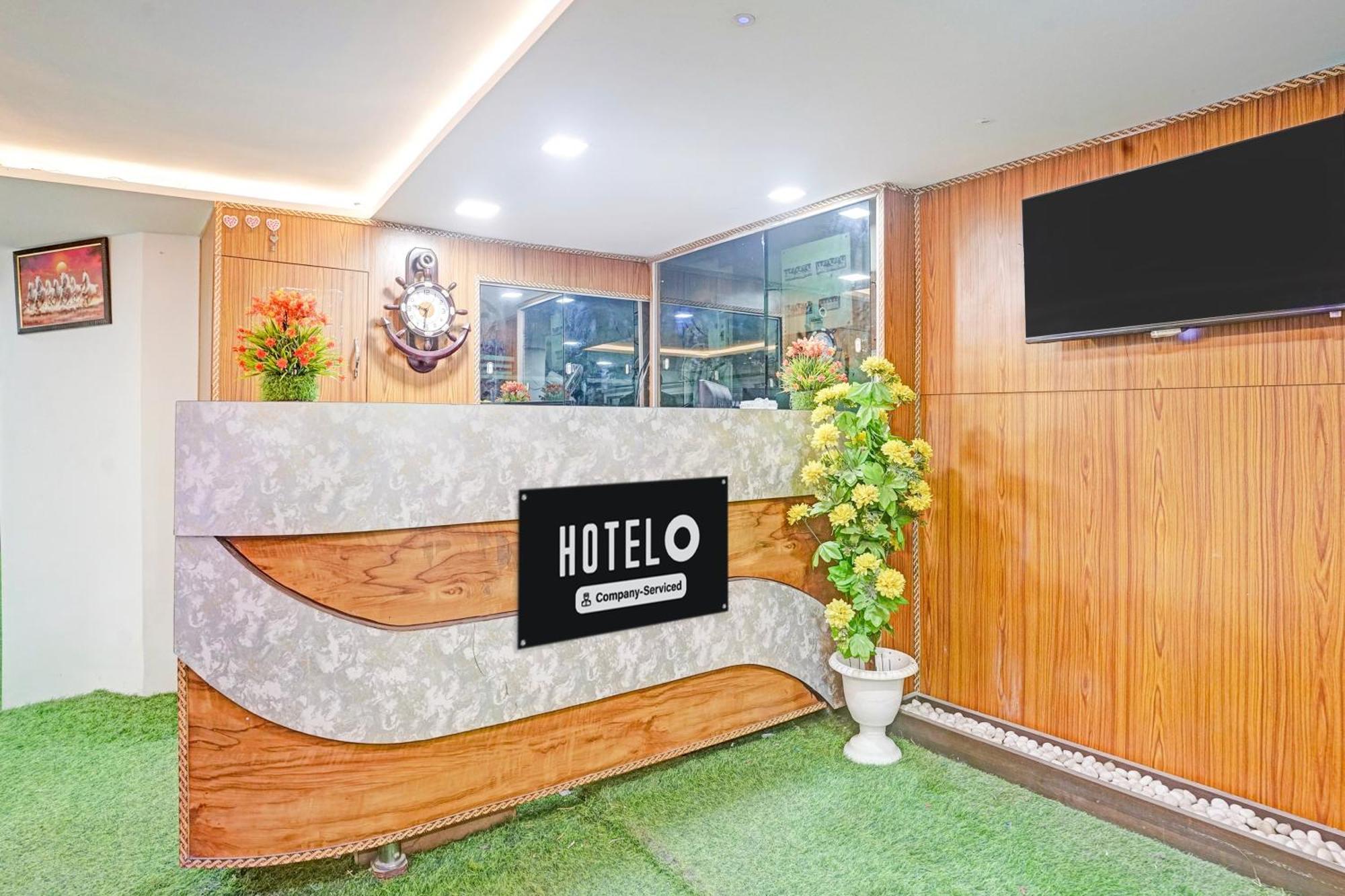 Super Hotel O Navrangpura Cg Road Formerly Hotel Yugraj อาเมดาบัด ภายนอก รูปภาพ