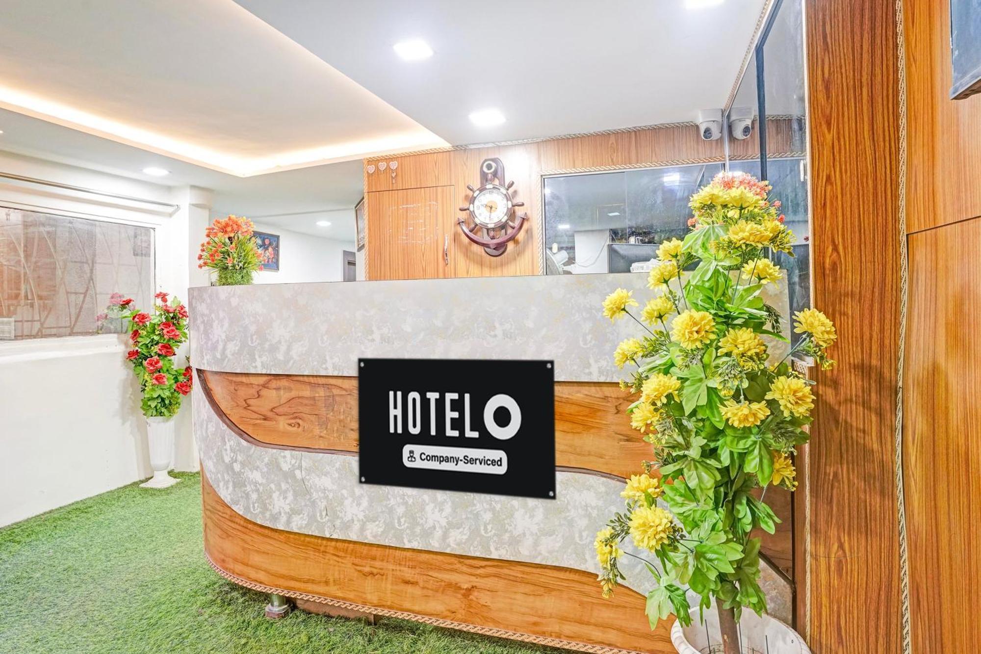 Super Hotel O Navrangpura Cg Road Formerly Hotel Yugraj อาเมดาบัด ภายนอก รูปภาพ