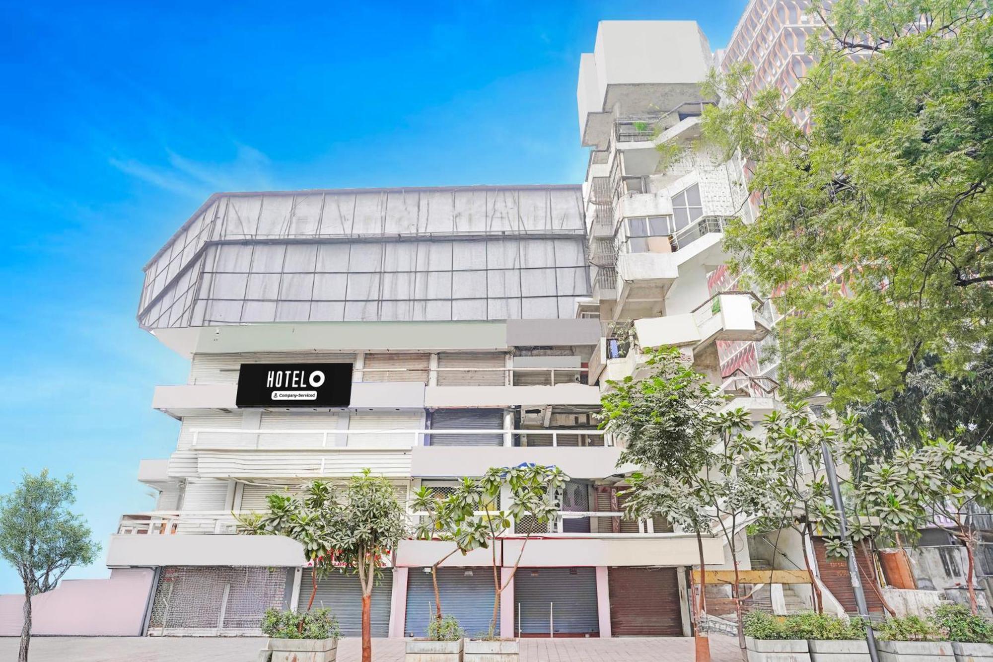 Super Hotel O Navrangpura Cg Road Formerly Hotel Yugraj อาเมดาบัด ภายนอก รูปภาพ
